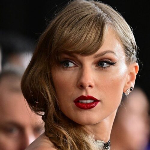 taylor-swift-teeth.jpg