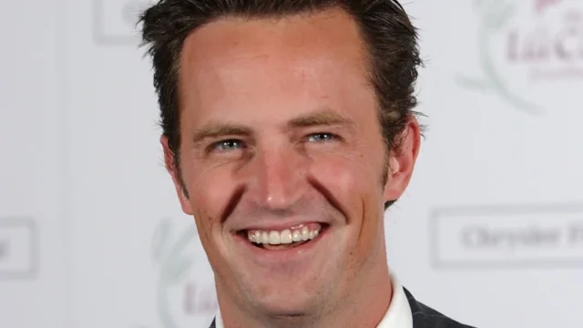 matthew-perry-smiling-showing-teeth.jpg